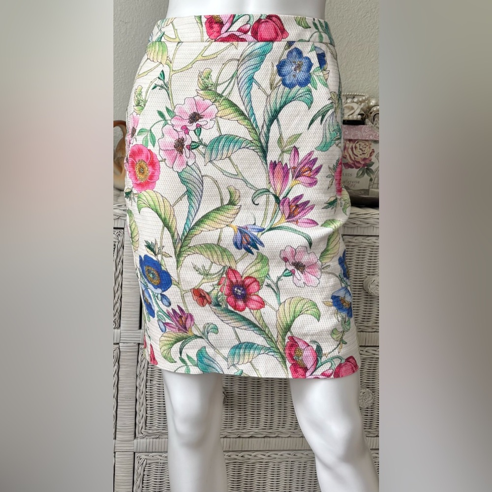 Ann Taylor  Pencil Skirt High Rise White Cotton Floral Print Size 00P